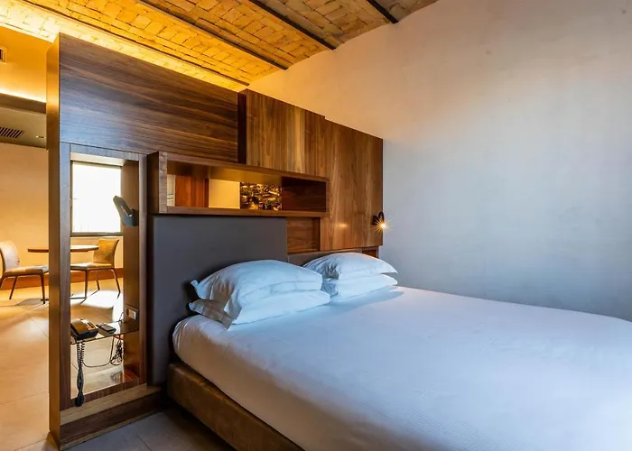 Apart Otel Gasometer Urban 4*